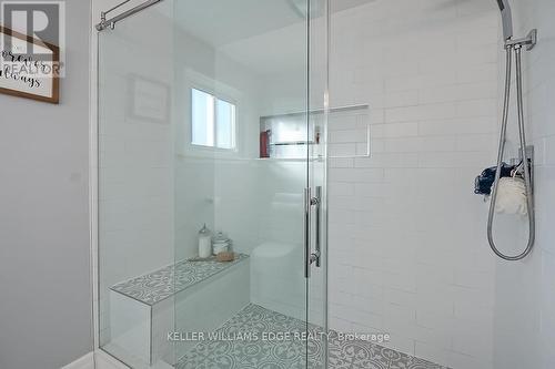 1353 Woodvale Place, Burlington, ON - Indoor Photo Showing Bathroom