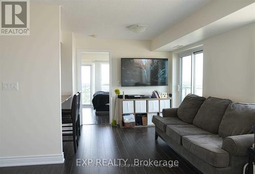 1610 - 215 Queen Street E, Brampton, ON - Indoor Photo Showing Living Room