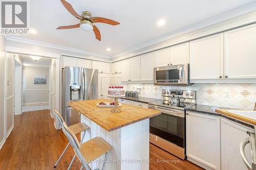 24 Furrows End, Brampton, ON - Indoor Photo Showing Kitchen