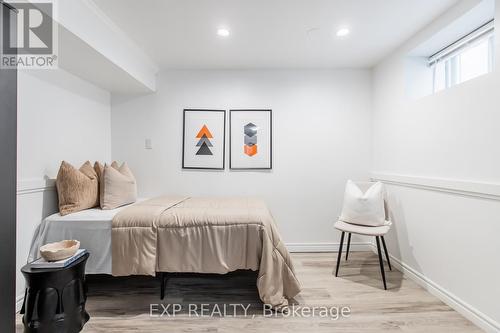 4039 Midhurst Lane, Mississauga, ON - Indoor Photo Showing Bedroom