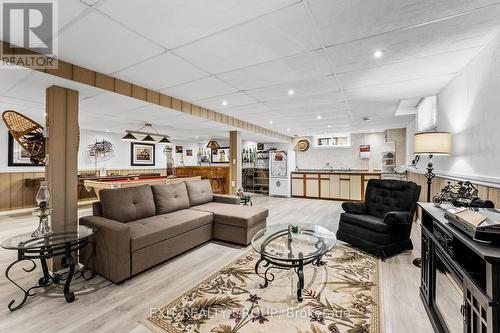 1081 Frankford-Stirling Road, Quinte West, ON - Indoor Photo Showing Living Room