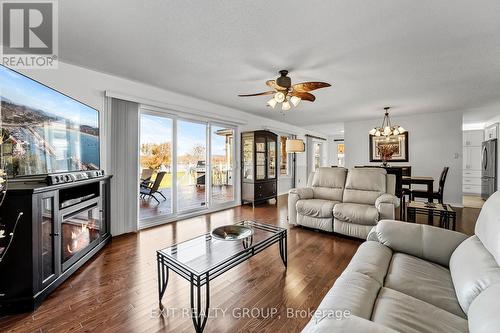 1081 Frankford-Stirling Road, Quinte West, ON - Indoor Photo Showing Living Room