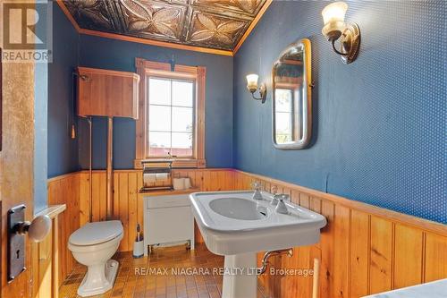 287 Read Road, Niagara-On-The-Lake, ON - Indoor Photo Showing Bathroom