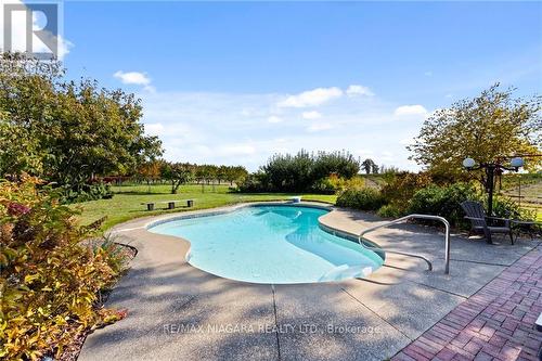 287 Read Road, Niagara-On-The-Lake, ON - Outdoor With In Ground Pool With Backyard