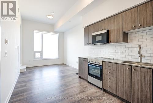 303 - 15 Wellington Street S, Kitchener, ON - Indoor Photo Showing Kitchen