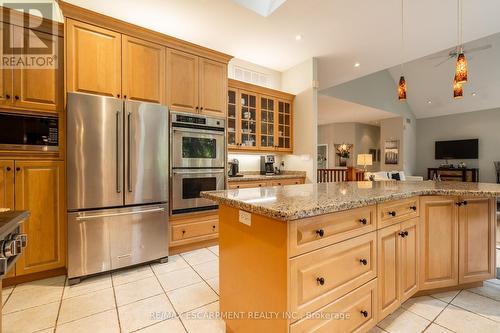 64 Nelson Street, Hamilton, ON - Indoor Photo Showing Kitchen