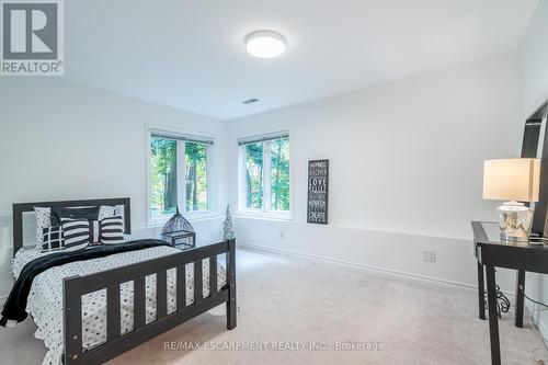 64 Nelson Street, Hamilton, ON - Indoor Photo Showing Bedroom