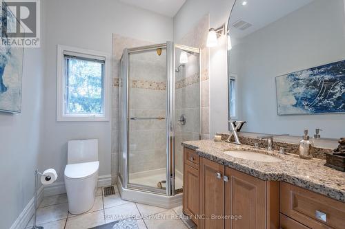 64 Nelson Street, Hamilton, ON - Indoor Photo Showing Bathroom