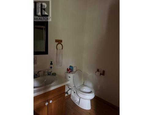 1050 Hot Springs Road Lot# 1, Nakusp, BC - Indoor Photo Showing Bathroom