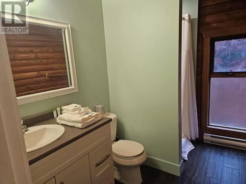 1050 Hot Springs Road Lot# 1, Nakusp, BC - Indoor Photo Showing Bathroom