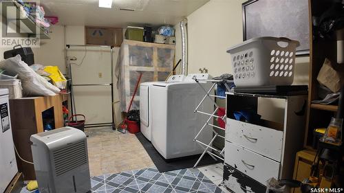 1512 110Th Street, North Battleford, SK - Indoor Photo Showing Laundry Room