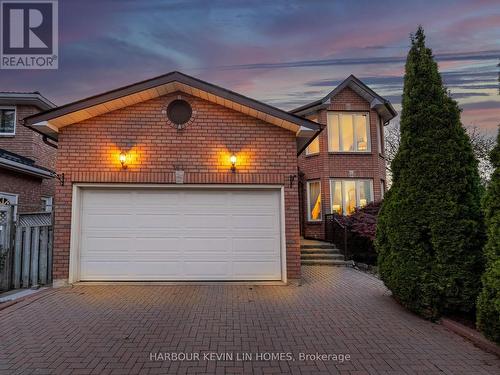 364 Valleymede Drive, Richmond Hill, ON - Outdoor With Exterior