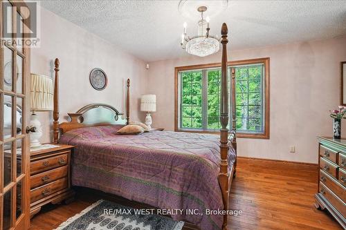 1630 Pelham Street, Pelham, ON - Indoor Photo Showing Bedroom