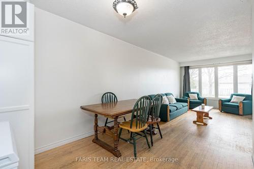 22A Bernick Drive, Barrie, ON - Indoor Photo Showing Living Room