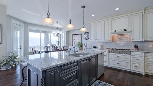 1505 Pinot Noir Drive, West Kelowna, BC - Indoor Photo Showing Kitchen With Double Sink