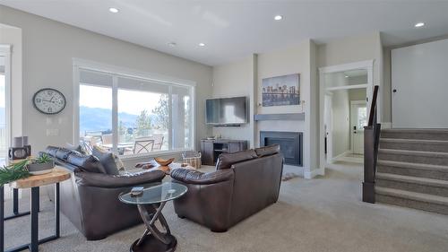 1505 Pinot Noir Drive, West Kelowna, BC - Indoor Photo Showing Living Room With Fireplace