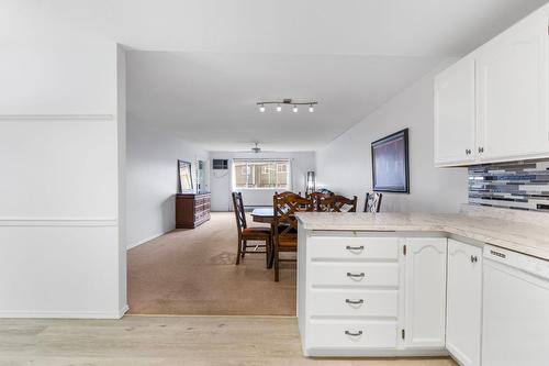 110-2477 Ingram Road, West Kelowna, BC - Indoor Photo Showing Kitchen