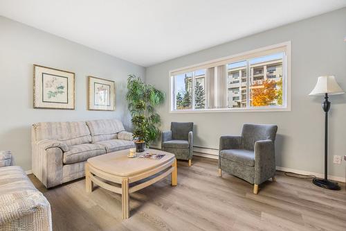 110-2477 Ingram Road, West Kelowna, BC - Indoor Photo Showing Living Room