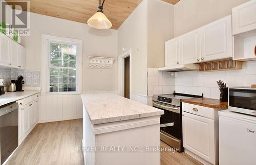 4359 Hepinstall Landing, Severn, ON - Indoor Photo Showing Kitchen