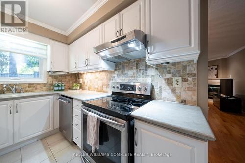 6 - 230 Meadowbrook Drive, Hamilton, ON - Indoor Photo Showing Kitchen