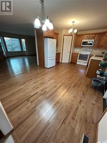 206 4Th Avenue E, Kelvington, SK - Indoor