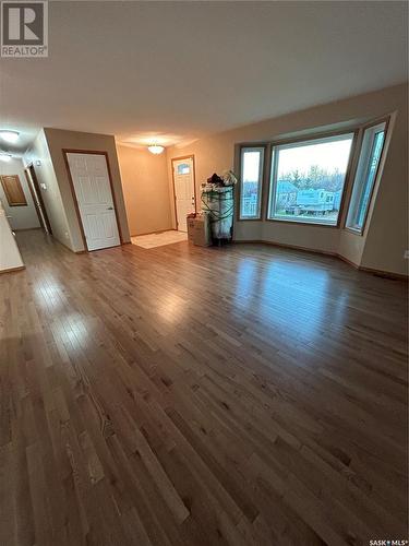 206 4Th Avenue E, Kelvington, SK - Indoor Photo Showing Living Room