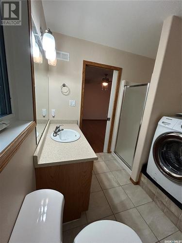 206 4Th Avenue E, Kelvington, SK - Indoor Photo Showing Laundry Room