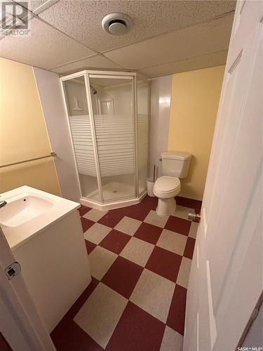 206 4Th Avenue E, Kelvington, SK - Indoor Photo Showing Bathroom