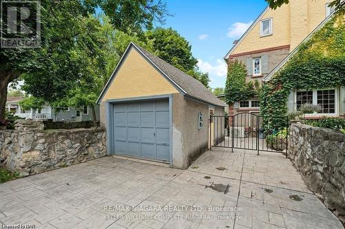 3855 St. James Avenue, Niagara Falls, ON - Outdoor With Exterior