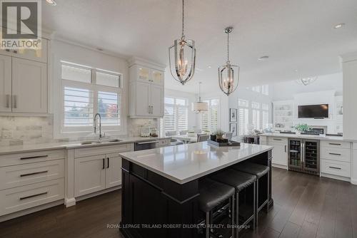 50 Earlscourt Terrace, Middlesex Centre (Kilworth), ON - Indoor Photo Showing Kitchen With Upgraded Kitchen