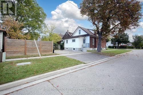 294 Burk Street, Oshawa, ON - Outdoor