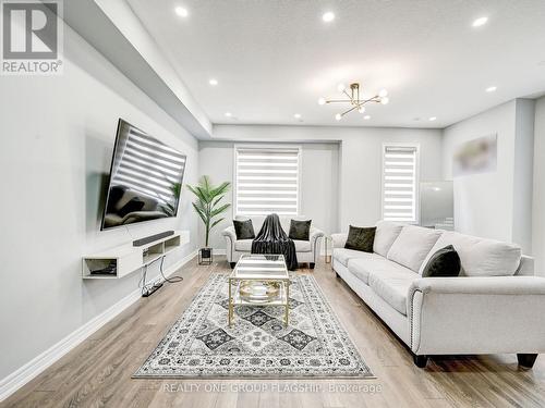 5 Rapids Lane, Hamilton, ON - Indoor Photo Showing Living Room