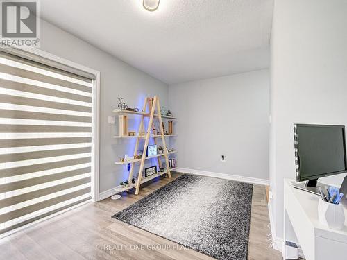 5 Rapids Lane, Hamilton, ON - Indoor Photo Showing Other Room