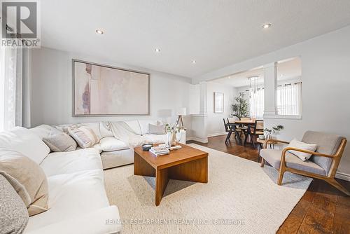 30 Alto Drive, Hamilton, ON - Indoor Photo Showing Living Room