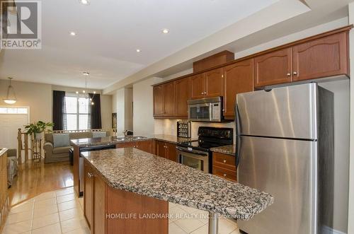 124B Finch Avenue W, Toronto, ON - Indoor Photo Showing Kitchen