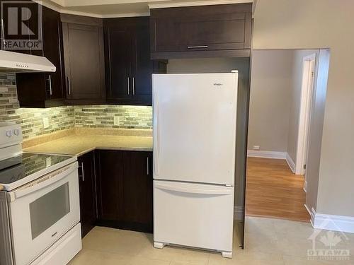 Apartment 1 - 682 De L'Eglise Street, Ottawa, ON - Indoor Photo Showing Kitchen