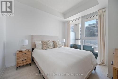 1918 - 9000 Jane Street, Vaughan, ON - Indoor Photo Showing Bedroom