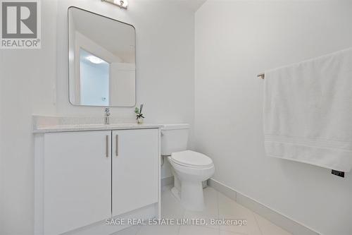 1918 - 9000 Jane Street, Vaughan, ON - Indoor Photo Showing Bathroom