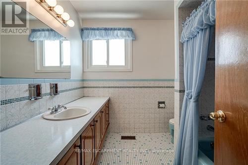 49 Anson Avenue, Hamilton, ON - Indoor Photo Showing Bathroom