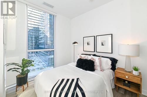 401 - 5180 Yonge Street, Toronto, ON - Indoor Photo Showing Bedroom