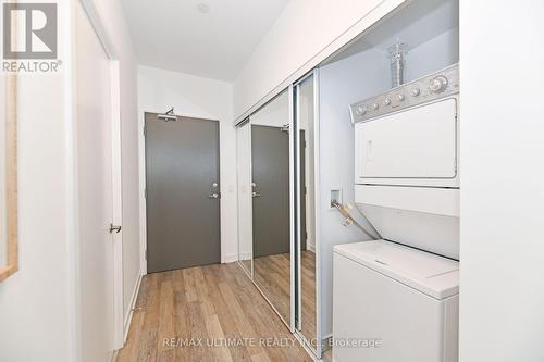 401 - 5180 Yonge Street, Toronto, ON - Indoor Photo Showing Laundry Room