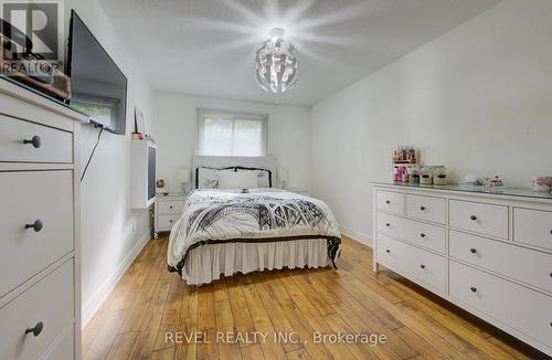 40 - 255 Mount Albion Road, Hamilton, ON - Indoor Photo Showing Bedroom