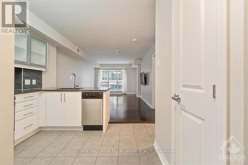 1806 - 195 Besserer Street, Ottawa, ON - Indoor Photo Showing Kitchen