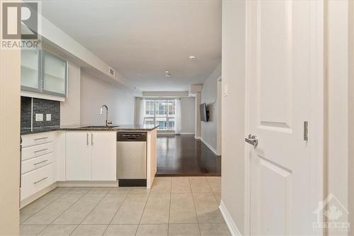 195 Besserer Street Unit#1806, Ottawa, ON - Indoor Photo Showing Kitchen