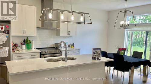 3898 Big Leaf Trail, London, ON - Indoor Photo Showing Kitchen With Double Sink With Upgraded Kitchen