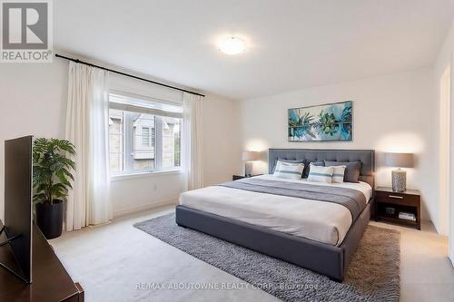 2404 Whistling Springs Crescent, Oakville, ON - Indoor Photo Showing Bedroom