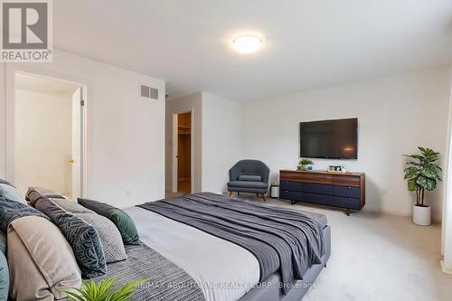 2404 Whistling Springs Crescent, Oakville, ON - Indoor Photo Showing Bedroom