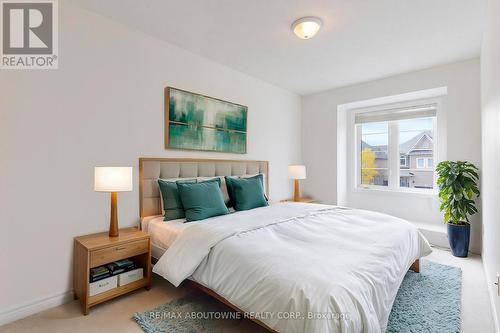 2404 Whistling Springs Crescent, Oakville, ON - Indoor Photo Showing Bedroom