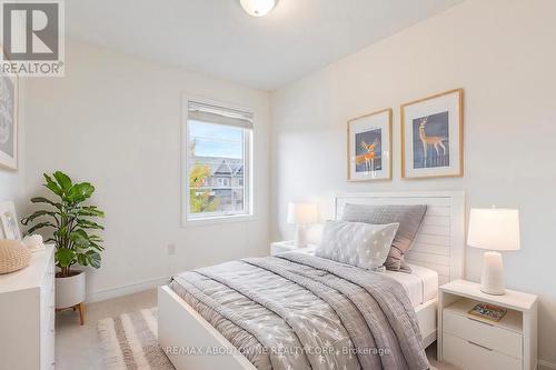 2404 Whistling Springs Crescent, Oakville, ON - Indoor Photo Showing Bedroom