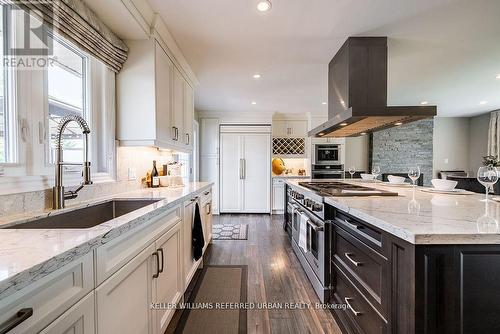 4310 Line 6, Bradford West Gwillimbury, ON - Indoor Photo Showing Kitchen With Upgraded Kitchen